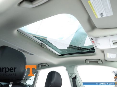 Used 2024 Volkswagen Jetta SE w/ Panoramic Sunroof Package image 36