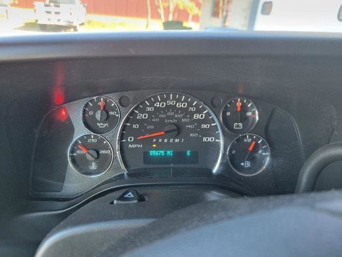 Used 2017 Chevrolet Express 3500 LT w/ LT Preferred Equipment Group RWD image 21