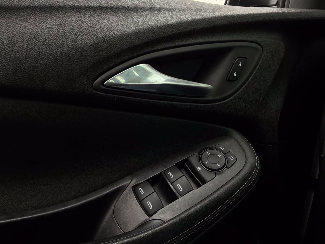 Used 2025 Buick Encore GX Preferred FWD image 21