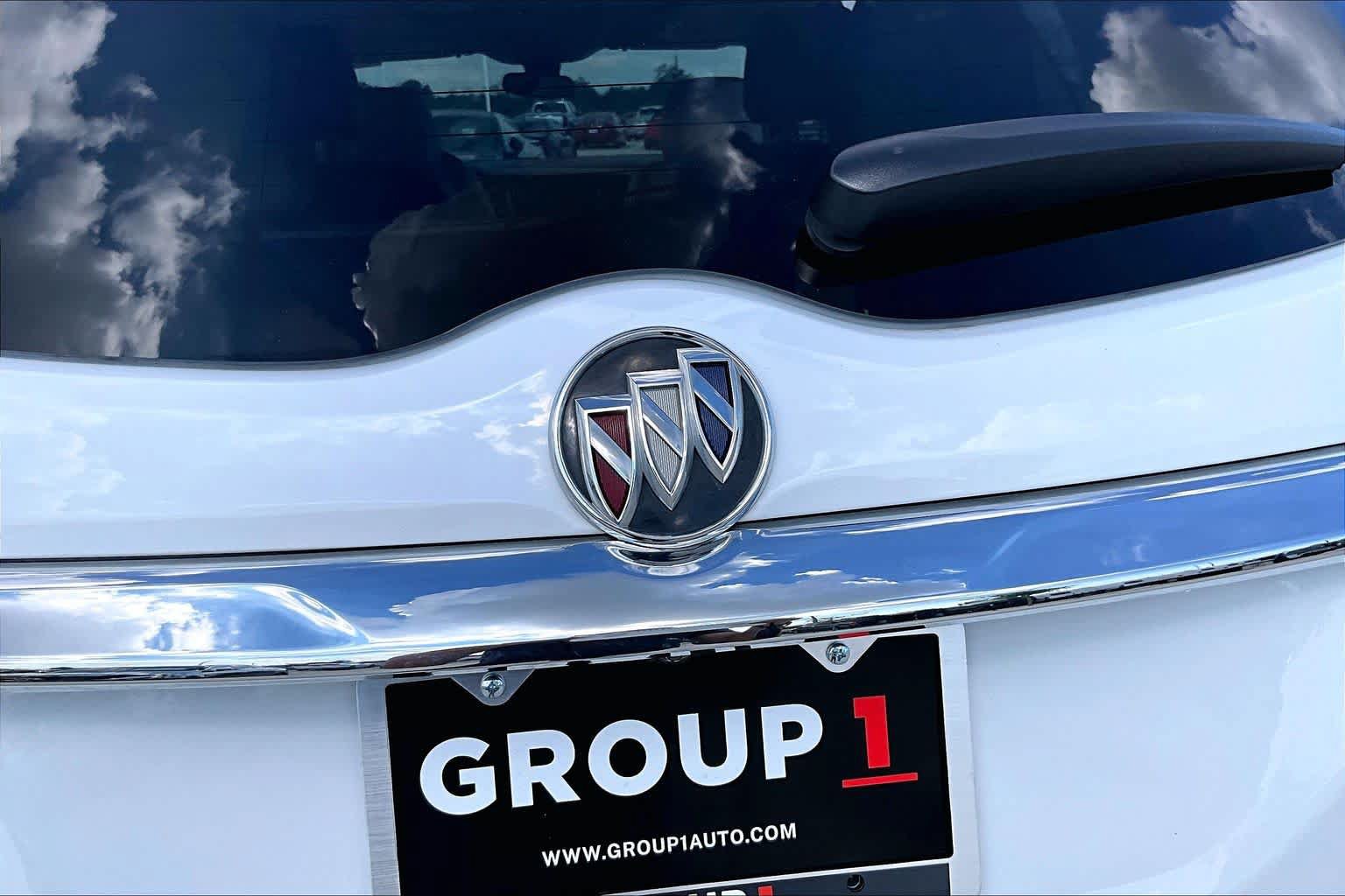 Used 2023 Buick Enclave Essence w/ Experience Buick Package FWD image 10