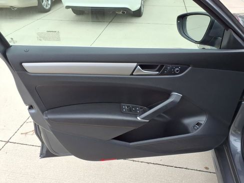 Used 2022 Volkswagen Passat 2.0T SE image 21