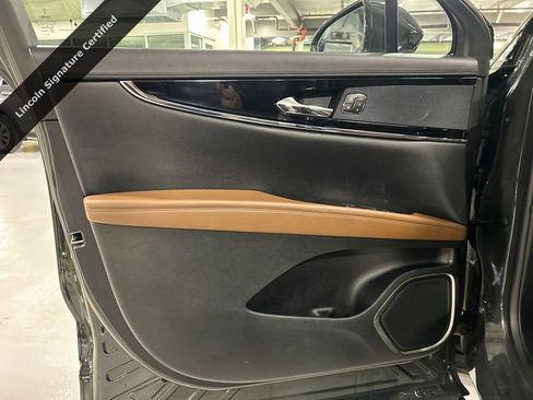 Certified 2023 Lincoln Nautilus Reserve image 9