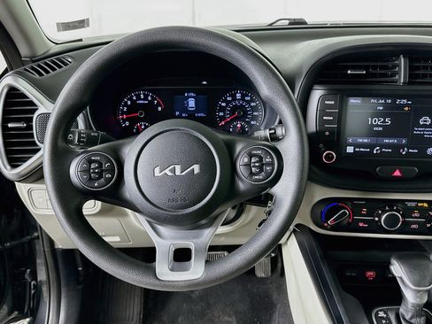 Used 2022 Kia Soul LX w/ Technology Package FWD image 18
