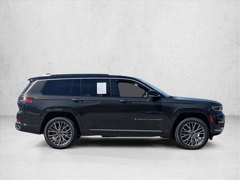 Used 2023 Jeep Grand Cherokee L Summit AWD/4WD image 4