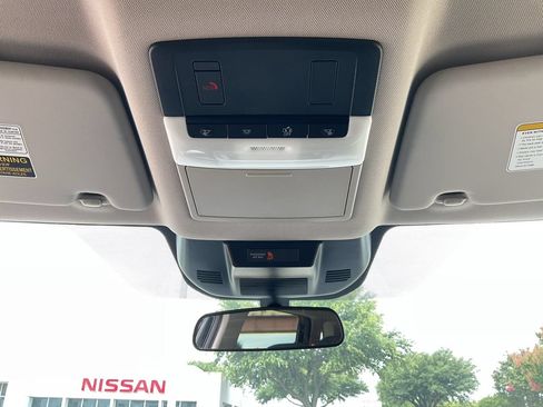 Used 2025 Nissan Rogue SV FWD image 13