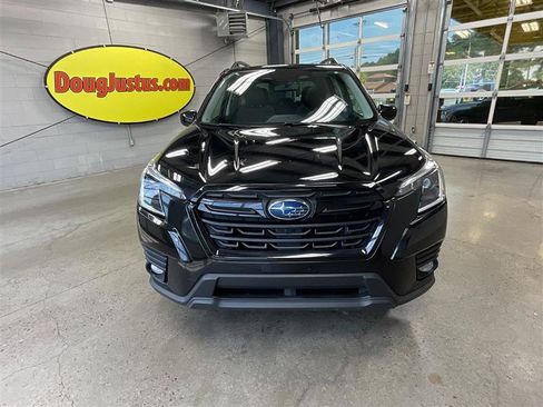 Used 2023 Subaru Forester Premium AWD/4WD image 8