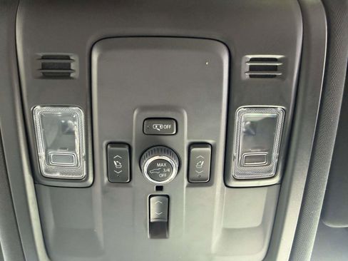 Certified 2025 Chevrolet Suburban Premier AWD/4WD image 32