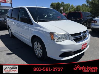Used 2017 Dodge Grand Caravan SE w/ UConnect Hands-Free Group