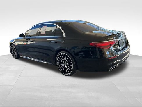 Used 2022 Mercedes-Benz S 580 4MATIC Sedan w/ AMG Line Package image 4
