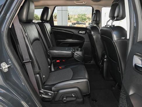 Used 2018 Dodge Journey Crossroad FWD image 38
