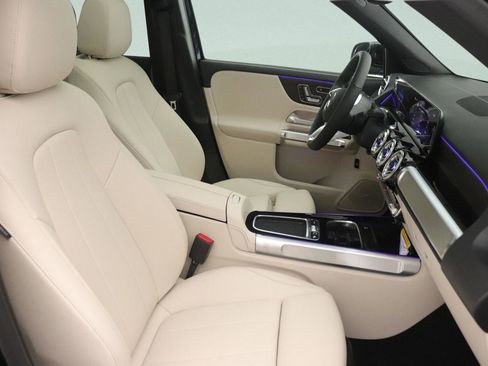 New 2026 Mercedes-Benz GLB 250 image 8