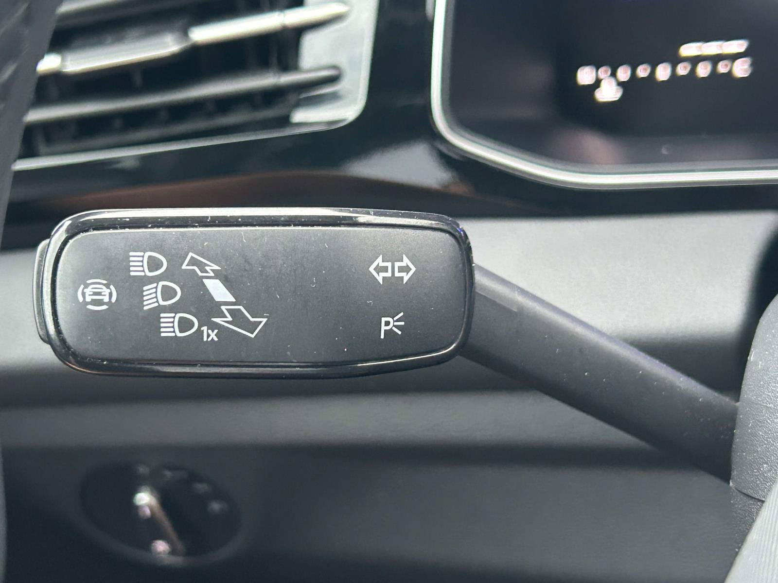 Used 2025 Volkswagen Jetta Sport FWD image 23