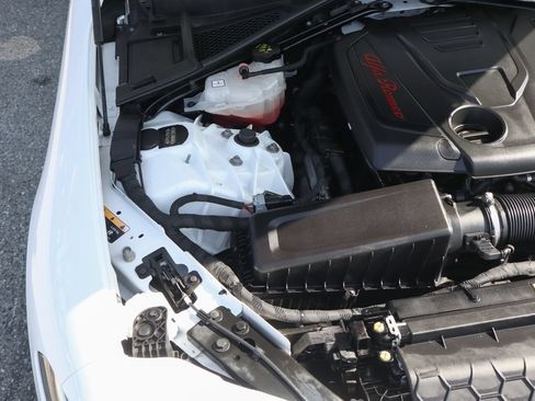 Used 2019 Alfa Romeo Giulia RWD image 12