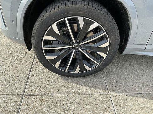 New 2026 Volvo XC90 T8 Plus w/ Protection Package Premier AWD/4WD image 12