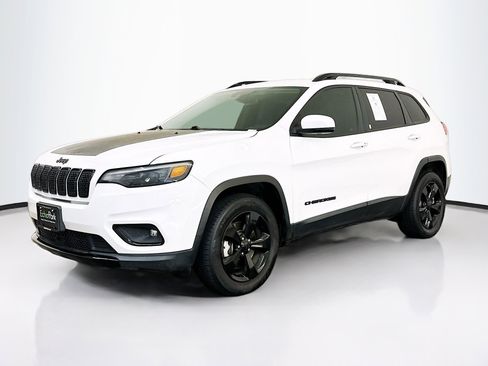 Used 2021 Jeep Cherokee Latitude Plus image 3
