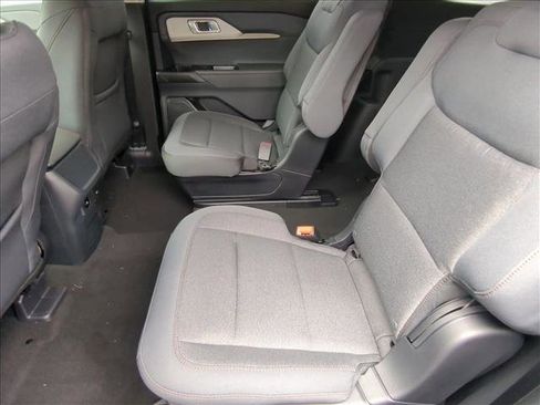 New 2026 Ford Explorer Active RWD image 15