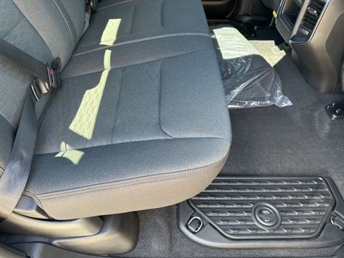 New 2026 RAM 1500 Express AWD/4WD image 15