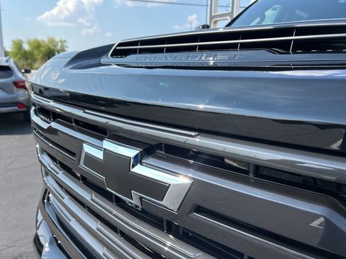 New 2025 Chevrolet Silverado 2500 High Country w/ High Country Premium Package AWD/4WD image 11