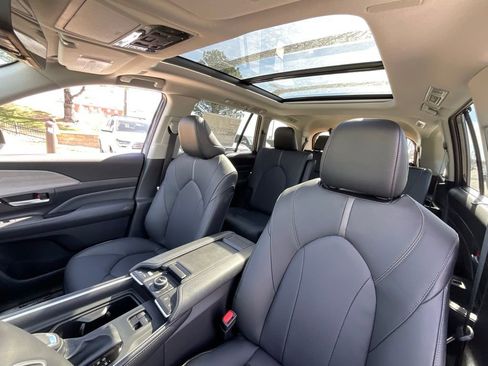 New 2026 Toyota Grand Highlander Platinum image 10