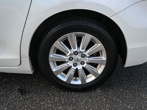 Used 2011 Toyota Sienna Limited w/ Premium Pkg FWD image 13