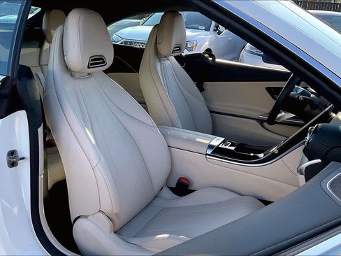 Used 2025 Mercedes-Benz CLE 300 4MATIC Cabriolet image 9