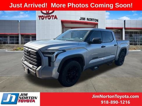 Used 2022 Toyota Tundra SR5 RWD image 2