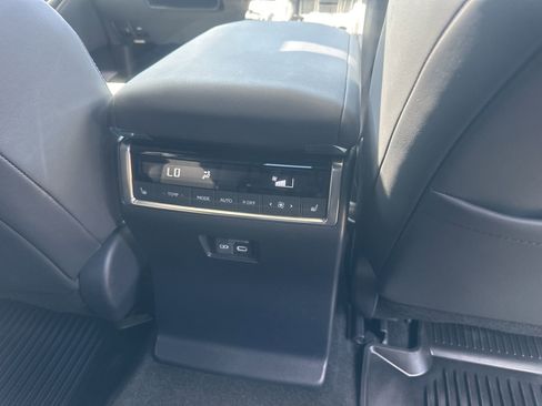 Used 2024 Lexus GX 550 w/ Accessory Package (31) image 17