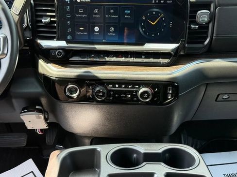 Used 2023 Chevrolet Silverado 1500 LT AWD/4WD image 15