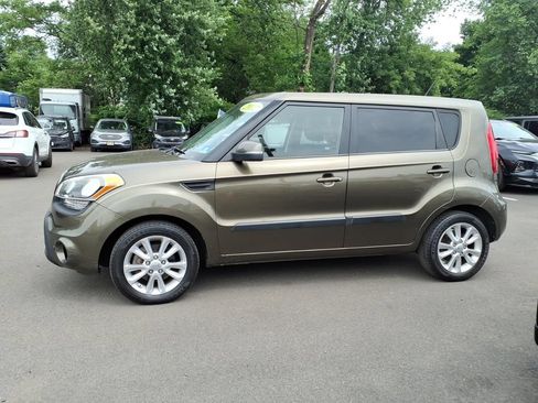 Used 2012 Kia Soul + FWD image 17