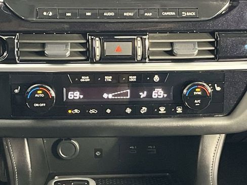 Certified 2025 Nissan Pathfinder SL w/ Cargo Package AWD/4WD image 19