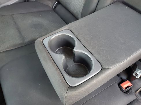 Used 2021 Nissan Rogue S image 10