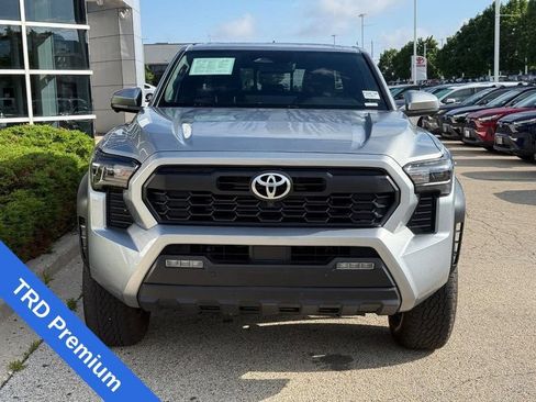 Used 2024 Toyota Tacoma TRD Off-Road w/ TRD Off Road Premium Package AWD/4WD image 8
