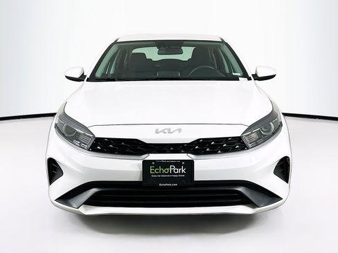 Used 2024 Kia Forte LXS image 2