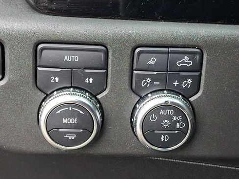 Used 2024 GMC Sierra 1500 SLT AWD/4WD image 23