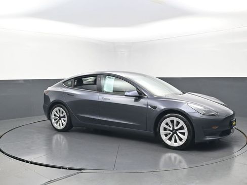 Used 2021 Tesla Model 3 Standard Range Plus RWD image 6
