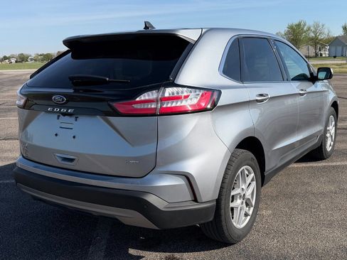 Certified 2024 Ford Edge SEL w/ Convenience Package AWD/4WD image 3