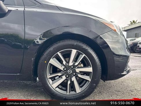 Used 2021 Nissan Versa SV FWD image 10
