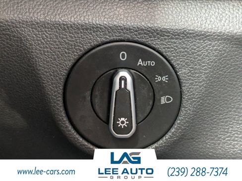 Used 2021 Volkswagen Jetta SE image 19