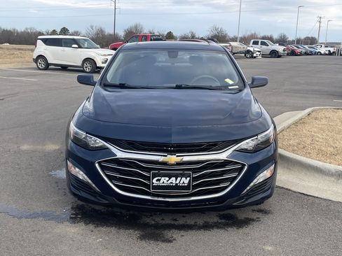 Used 2020 Chevrolet Malibu LT image 2
