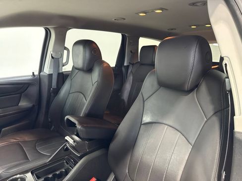 Used 2015 Chevrolet Traverse LTZ AWD/4WD image 26