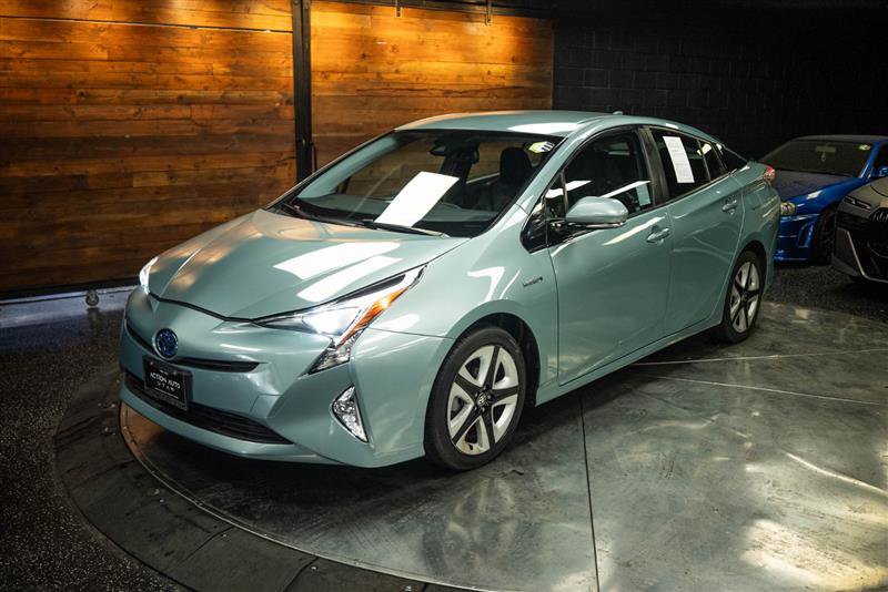 Used 2017 Toyota Prius Four Touring w/ Carpet Mat Package FWD image 2