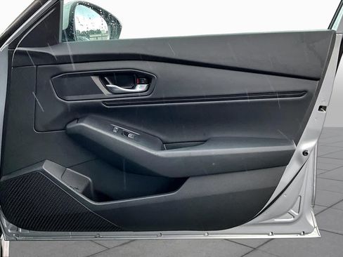 Used 2023 Honda Accord EX image 23