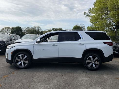 Certified 2023 Chevrolet Traverse LT w/ LT Premium Package AWD/4WD image 4
