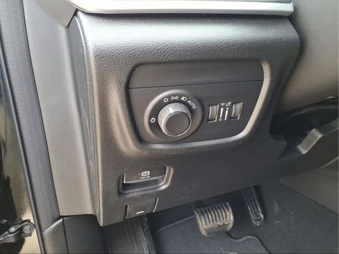 New 2025 Jeep Grand Cherokee Altitude image 16