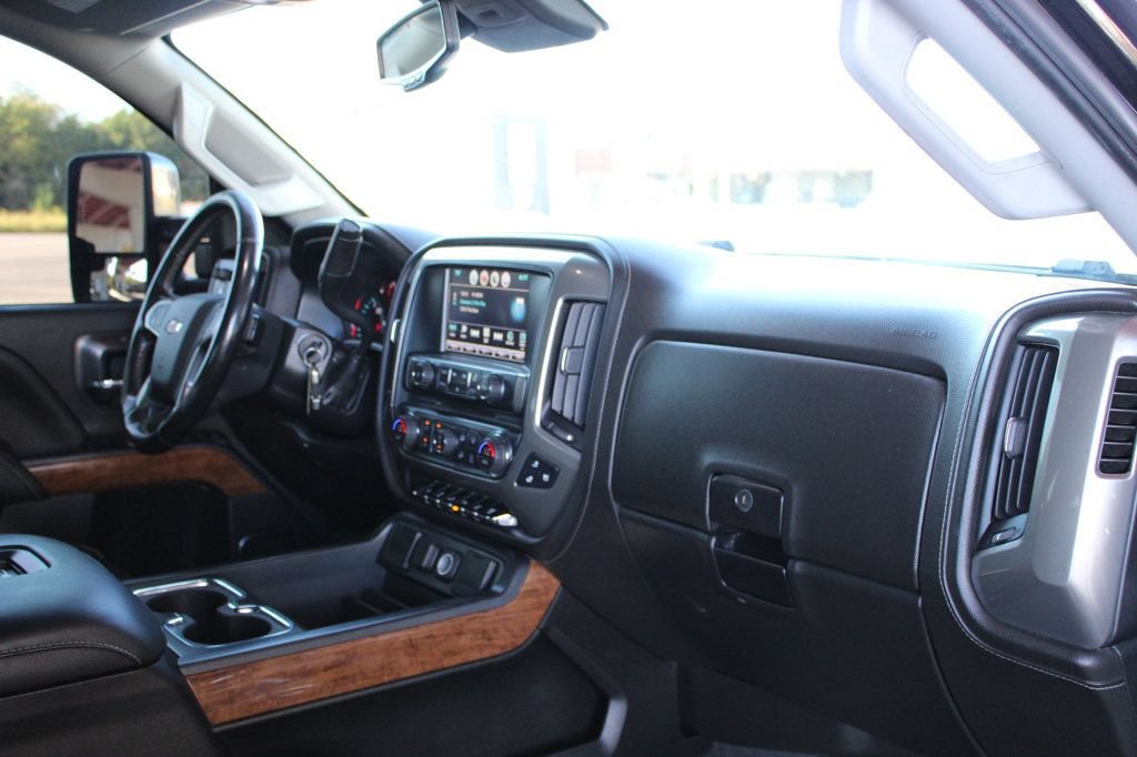 Used 2019 Chevrolet Silverado 3500 High Country w/ Duramax Plus Package AWD/4WD image 17