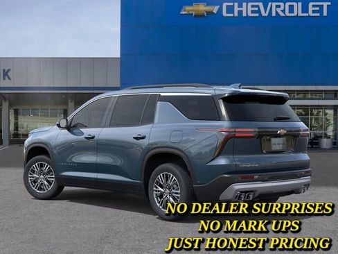 New 2026 Chevrolet Traverse LT w/ Driver Confidence Package FWD image 3