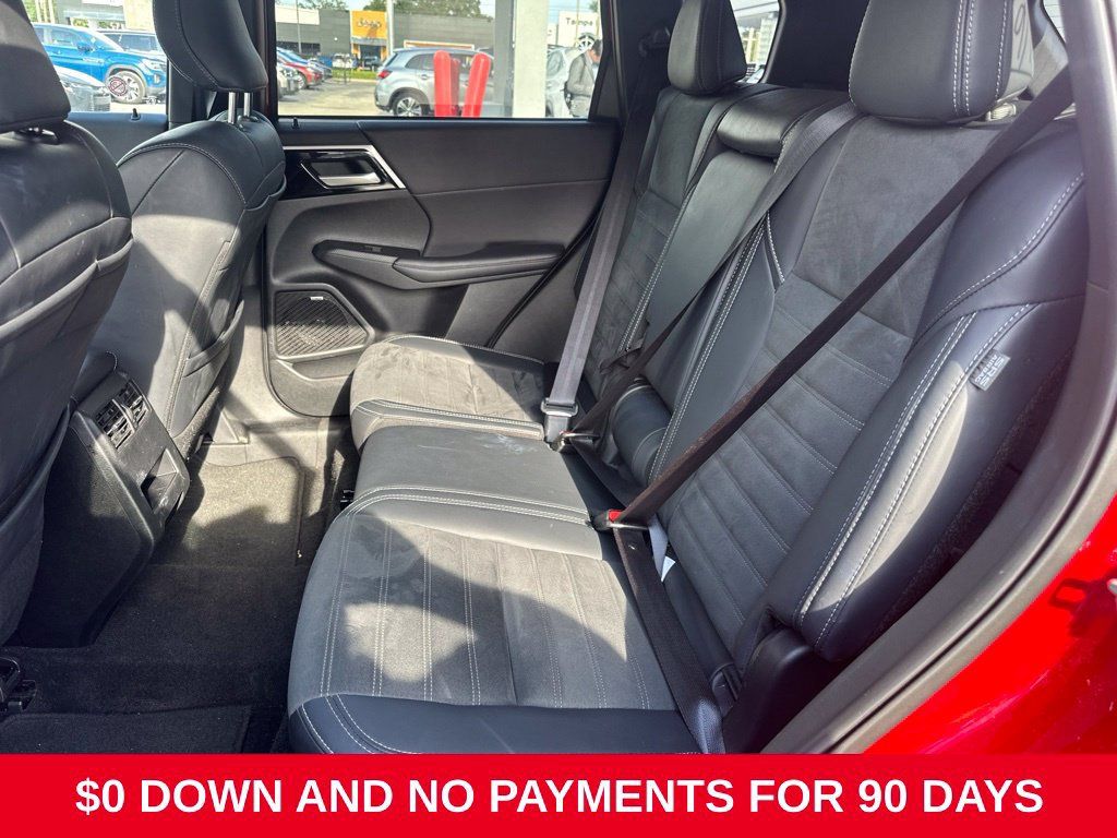 Used 2025 Mitsubishi Outlander SE AWD/4WD image 5