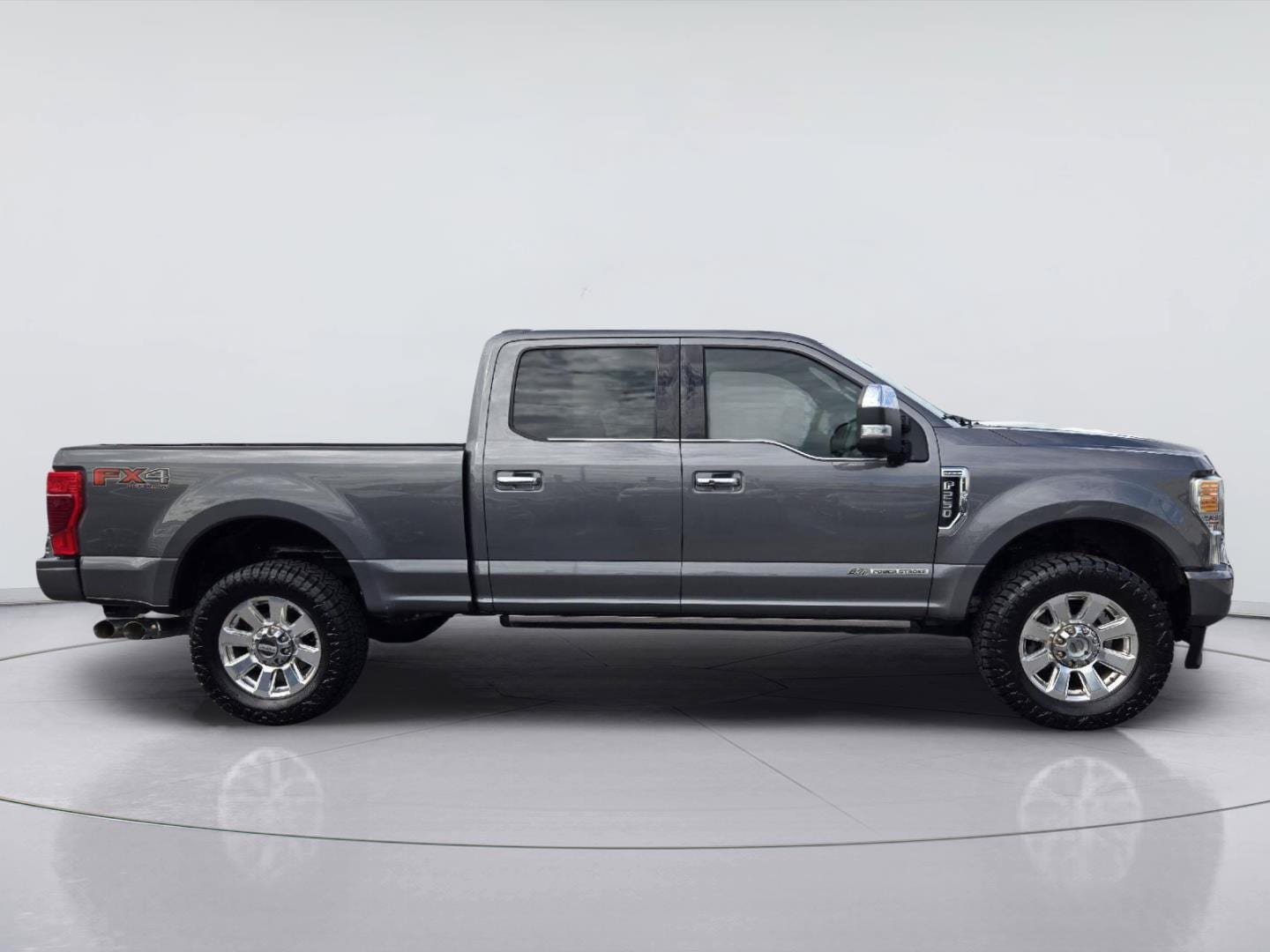 Used 2022 Ford F250 Platinum w/ FX4 Off-Road Package AWD/4WD image 4