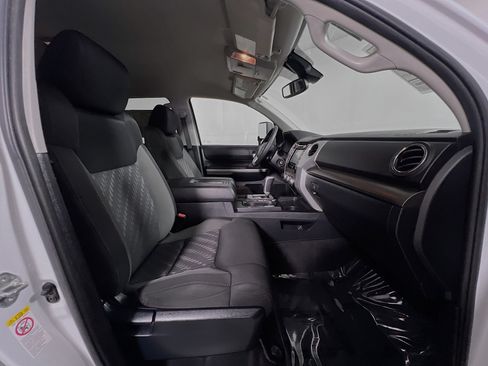 Used 2018 Toyota Tundra SR5 w/ SR5 Upgrade Package AWD/4WD image 30