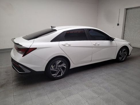 Used 2025 Hyundai Elantra Sport FWD image 10